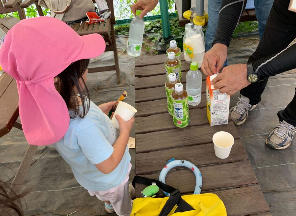 休憩タイムでは子どもたちにジュースも配られました！